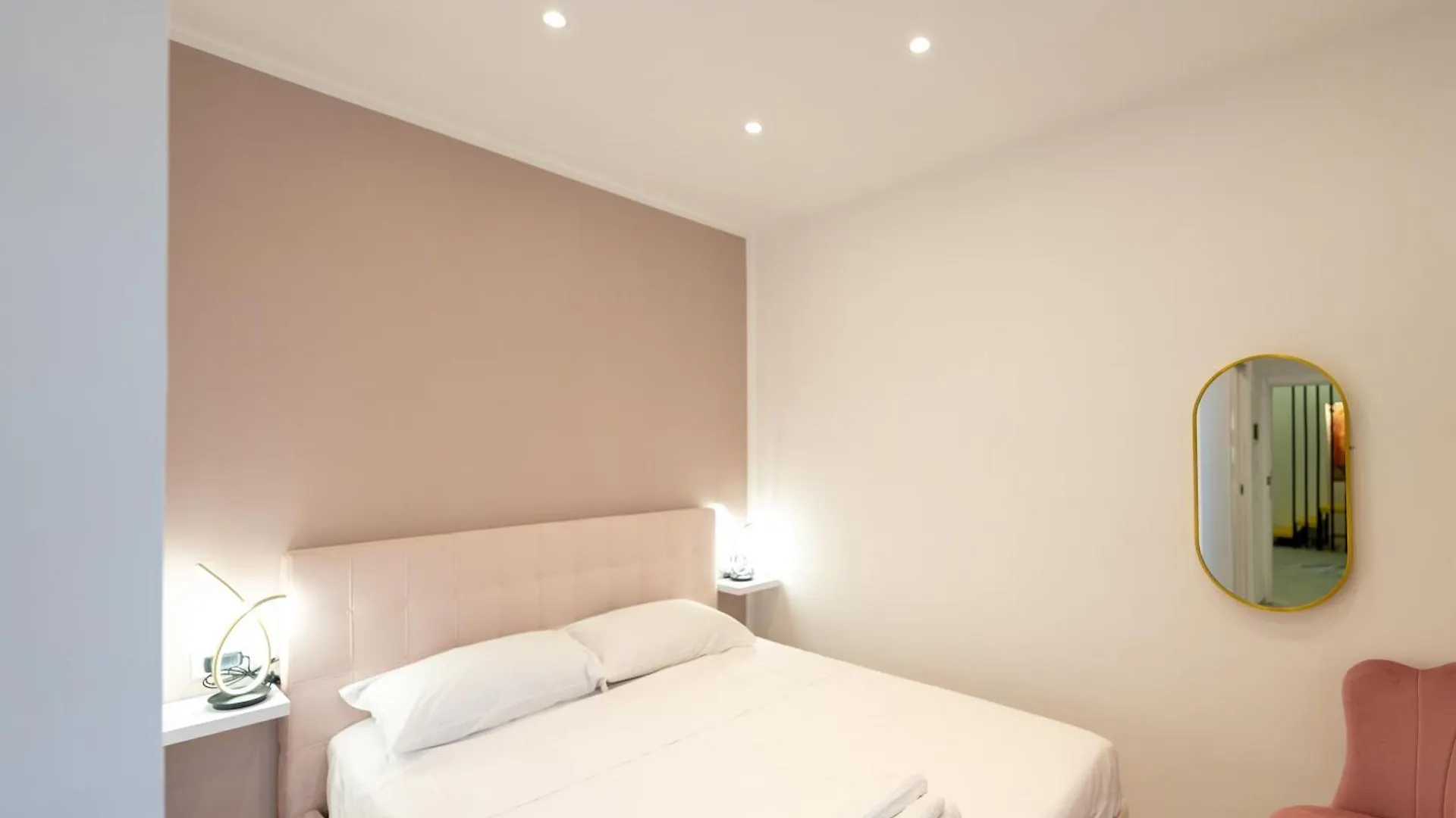 Suites Gaudioso Napoli Center Apartment