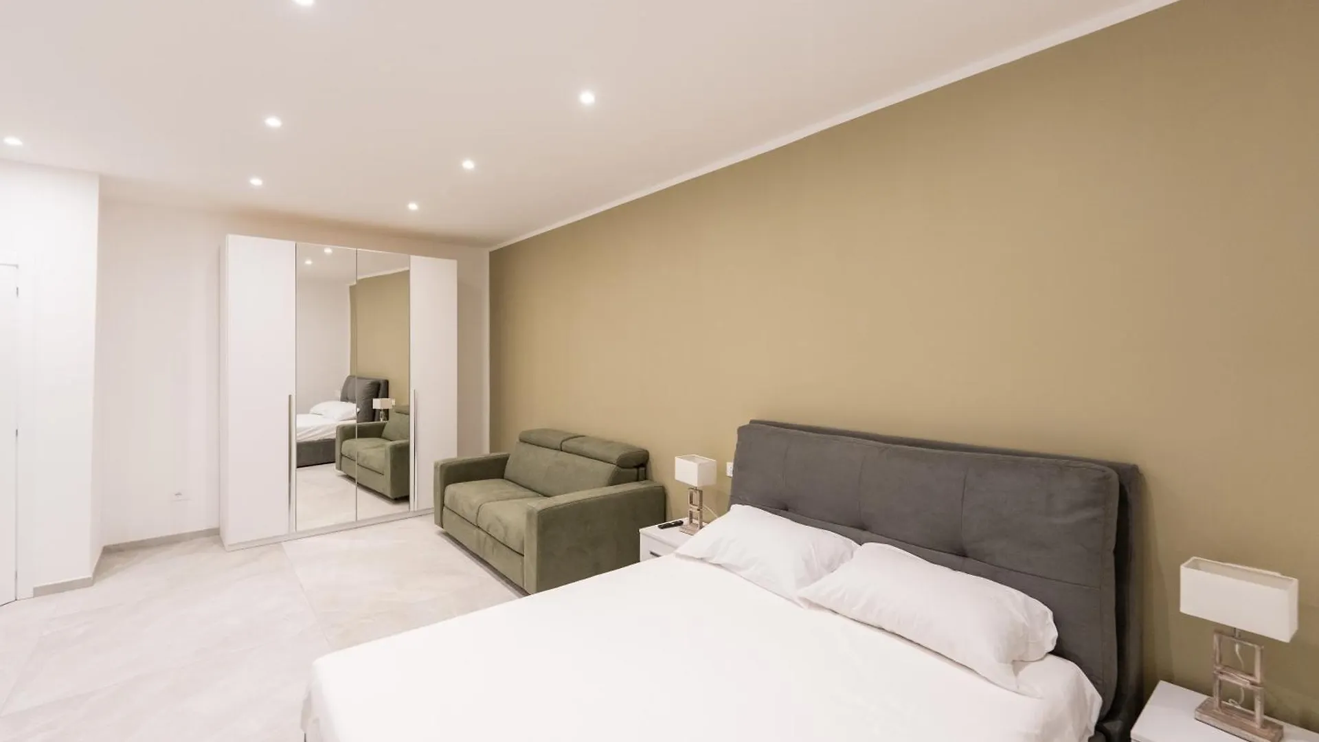 Apartment Suites Gaudioso Napoli Center
