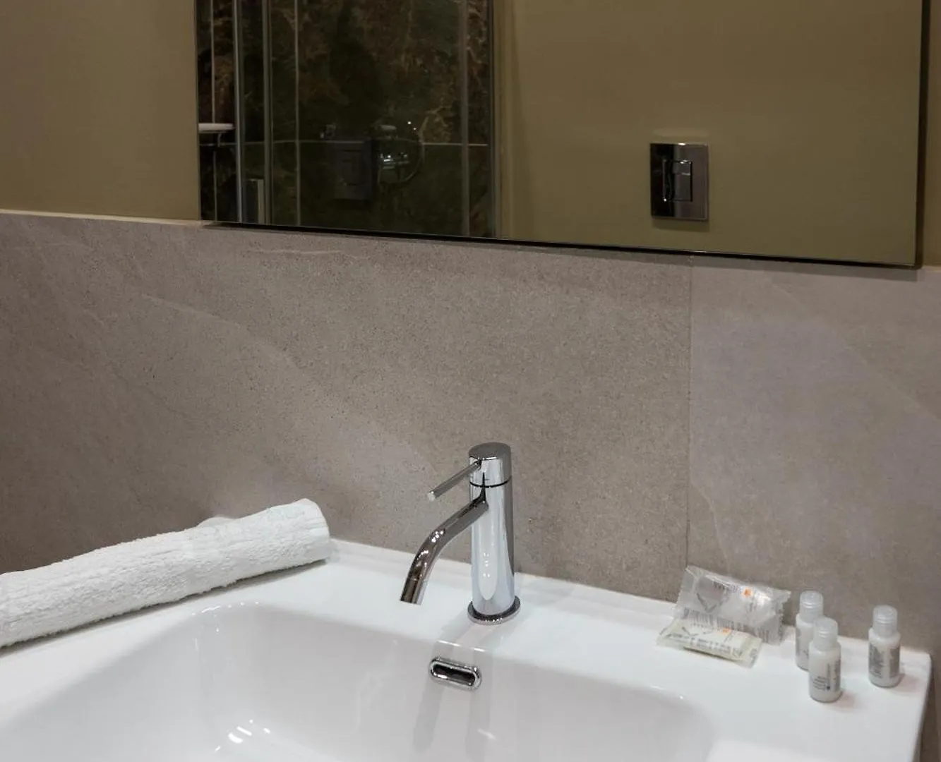 Apartment Suites Gaudioso Napoli Center Italy