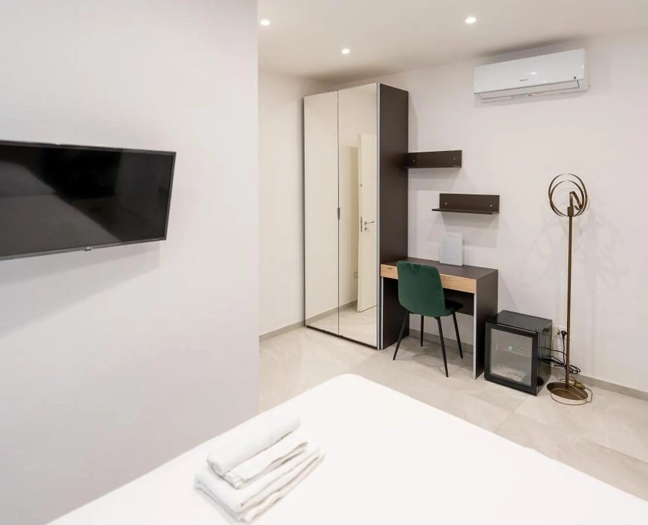 Suites Gaudioso Napoli Center Apartment Naples