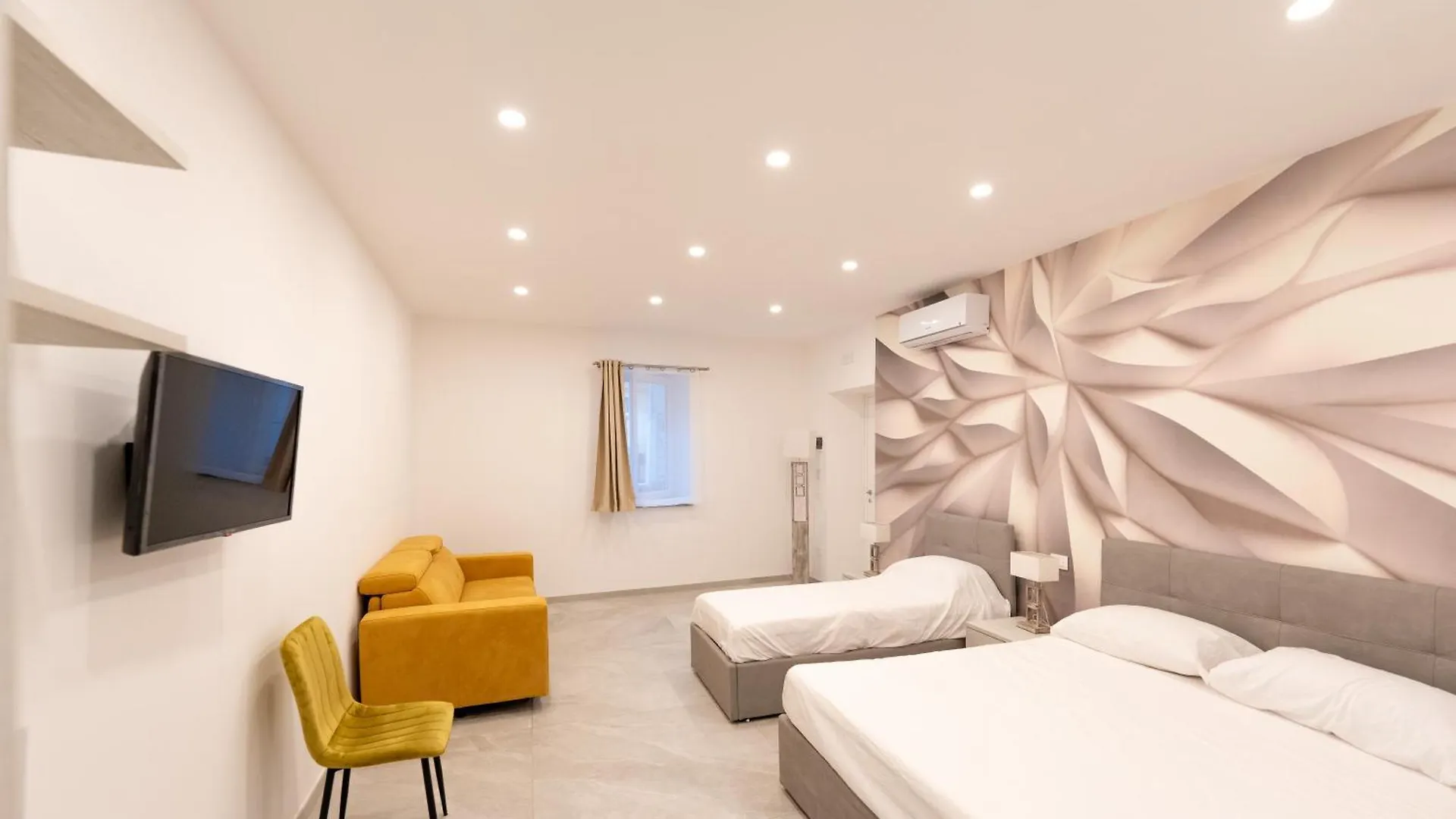 Suites Gaudioso Napoli Center 0*, Naples