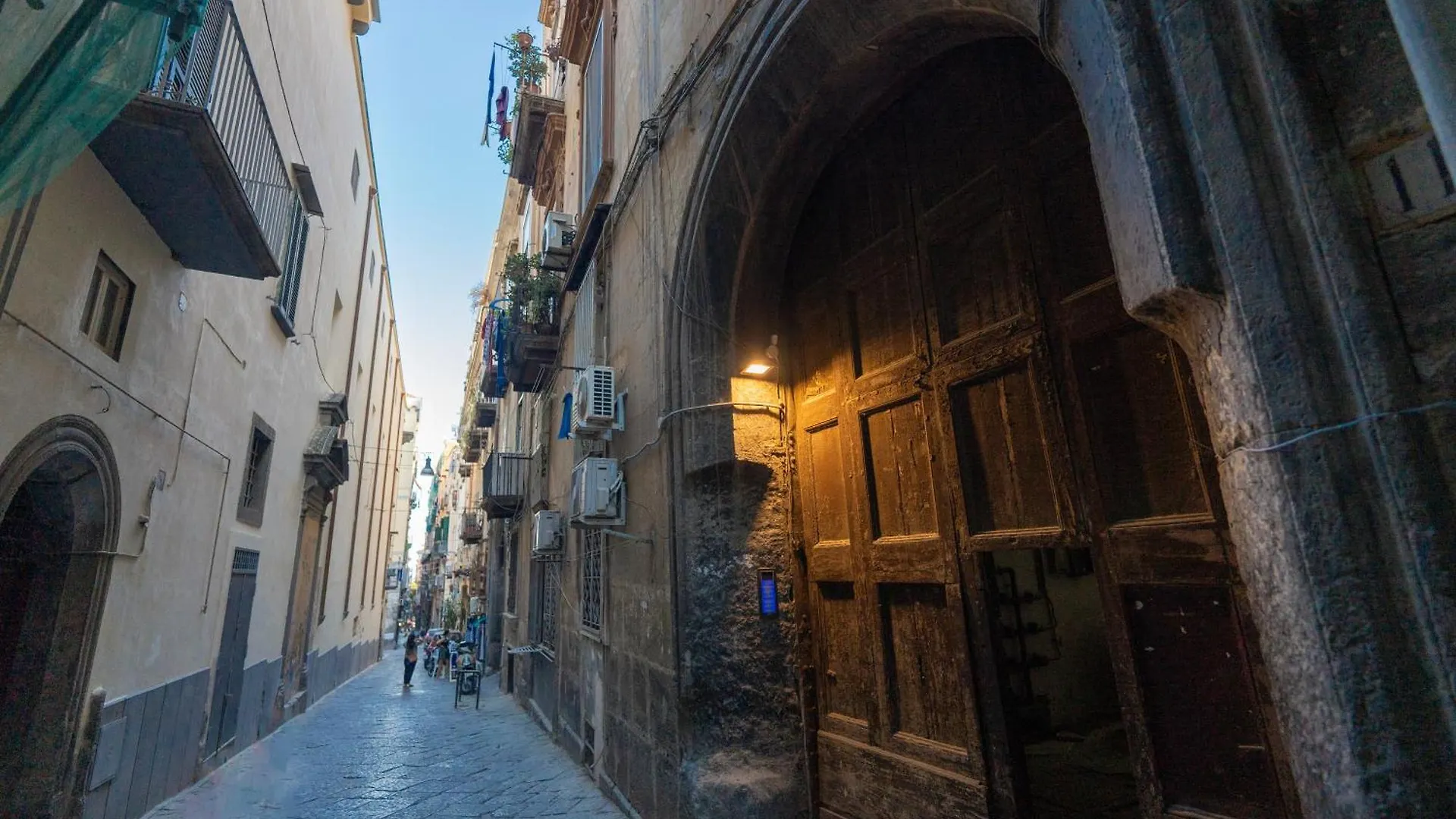 Apartment Suites Gaudioso Napoli Center Italy