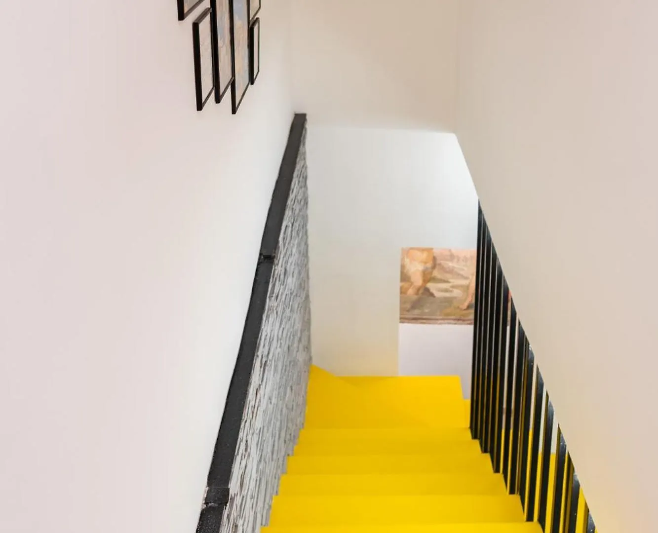 Apartment Suites Gaudioso Napoli Center Italy